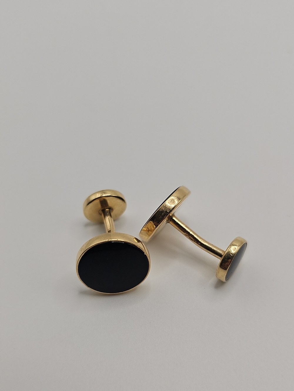 14 K Gold and Black Onyx Oval Cufflinks 2 Sided Classic Men's Bezel Frame.